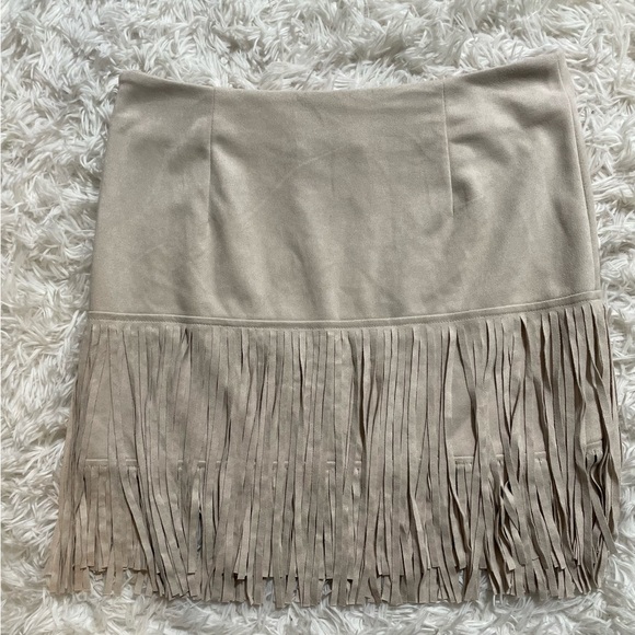 Fornia Western Fringe Cowgirl Faux Suede Studded Mini Skirt Tan Nude Womens L - Picture 6 of 8